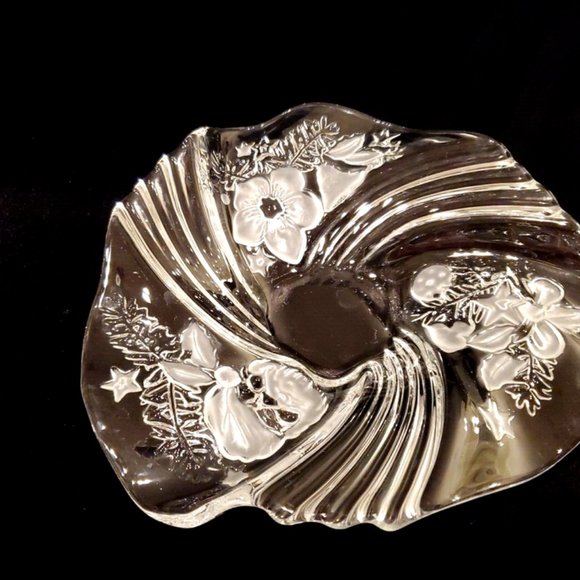 Mikasa Christmas Medley 9" Bon Bon Bowl Clear Crystal Frosted Swirled Candy Dish - Picture 4 of 6